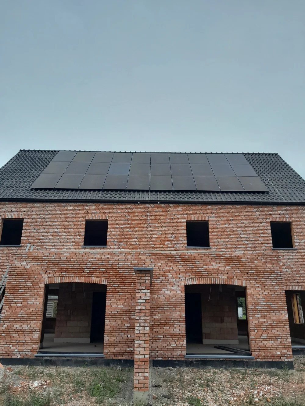Zonnepanelen op een nieuwbouwwoning, geplaatst door JVA Homeworks